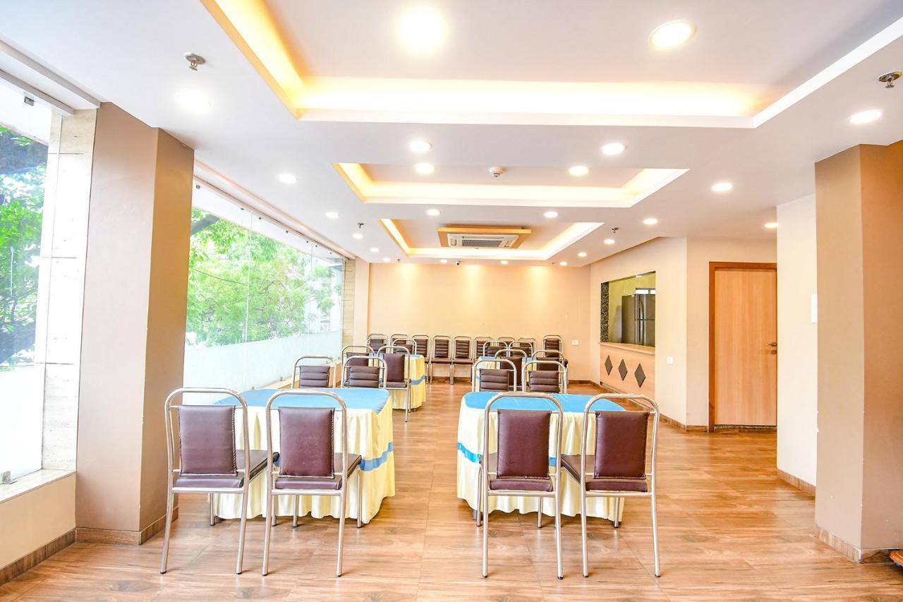 Fabhotel International Hotel